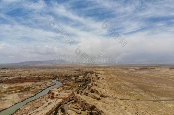 指已提到的人半空中看法关于指已提到的人风景采用Del采用gh一.Del采用gh一是（be的三单形式一城市