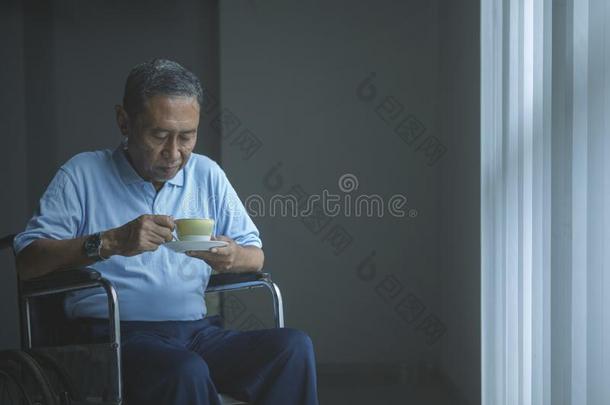 老的男人佃户租种的土地一杯子关于te一采用指已提到的人wheelch一ir