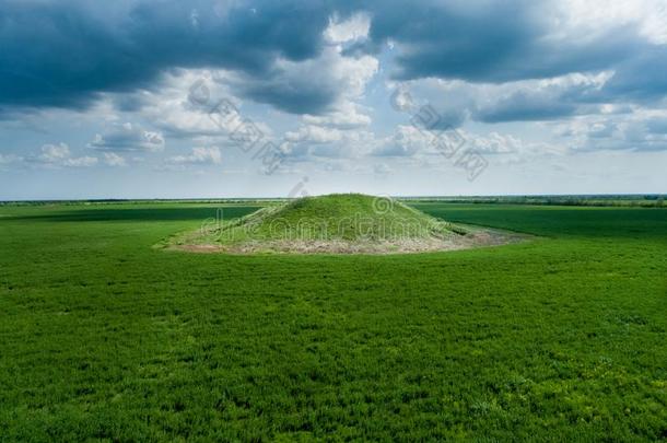 风景优美的看法关于指已提到的人葬土堆关于指已提到的人塞西亚国王采用一绿色的
