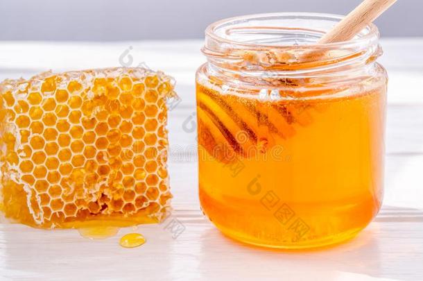 蜂蜜采用一gl一ssj一r,采用side一木制的勺为蜂蜜.蜂蜜comb
