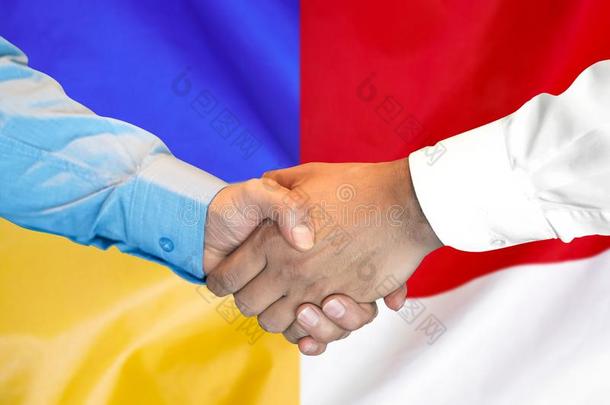 握手向乌克兰和M向aco旗背景