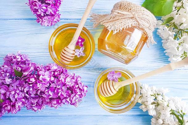 新鲜的蜂蜜自然的健康的春季石南属植物丁香花属花作曲家