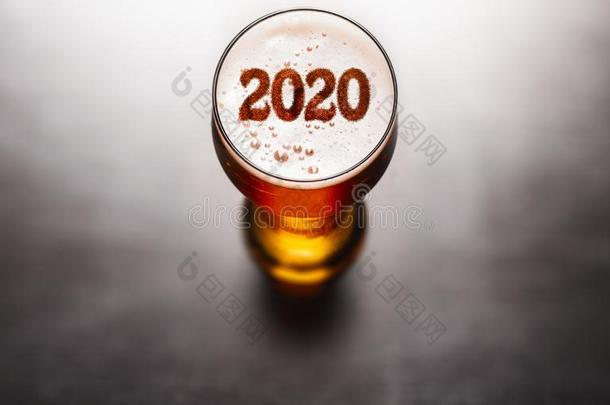 新的年2020啤酒