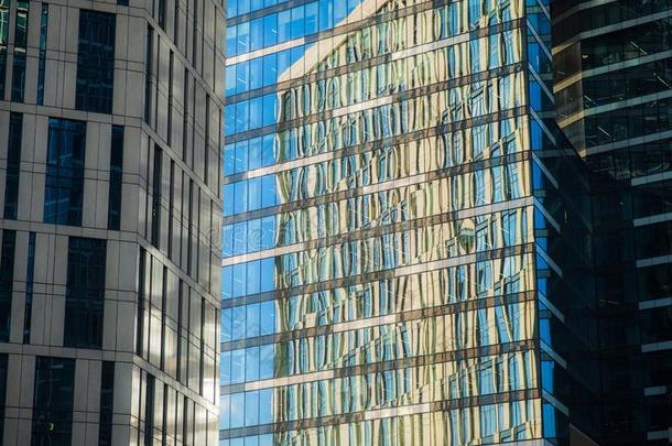 摩天大楼反映建筑物.抽象的科技背景