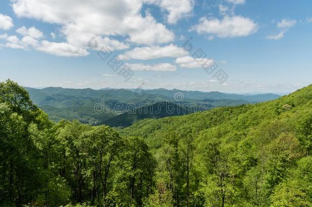 美丽的蓝色背脊大路<strong>远景</strong>,北方卡罗莱纳州