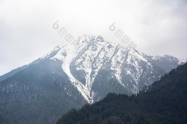 雪风景优美的山在玉龙雪山,丽江,中国
