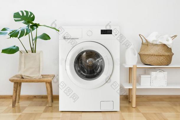 衣服洗涤机器采用洗衣店房间采用terior