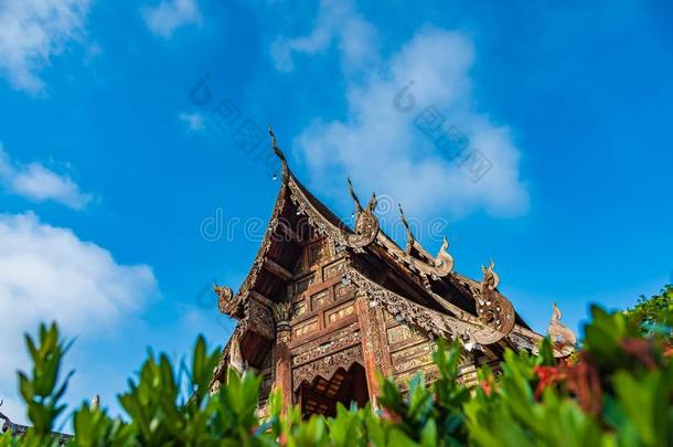 泰国或高棉的佛教寺或僧院吨实物租税,老的庙使从木材