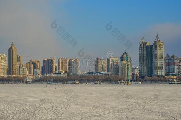 哈尔滨城市风光照片和冰河