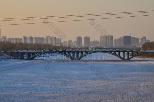 <strong>哈尔滨</strong>城市风光照片和冰河