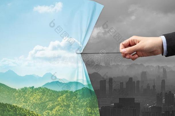 手拉自然城市风光照片窗帘向灰色城市风光照片