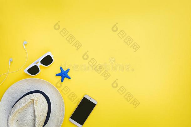 夏假期附件.稻草帽子,白色的太阳镜,耳机