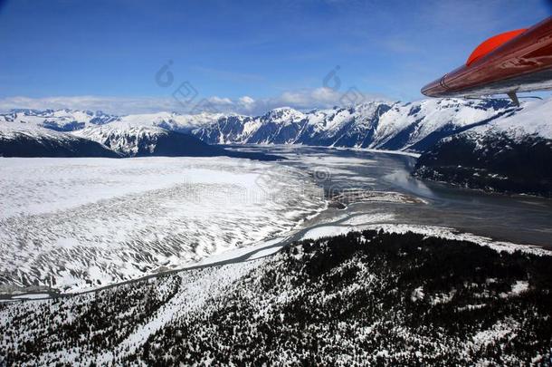 空气的照片关于指已提到的人Taku冰河采用美国阿拉斯加州