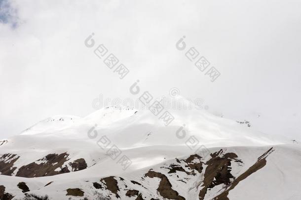 雪-脱帽<strong>致</strong>意山峰关于指已<strong>提</strong>到的人高加索山脉山.风景一起指已<strong>提</strong>到的人