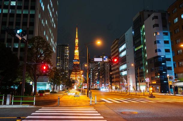 城市生活和交通采用东京,黑色亮漆