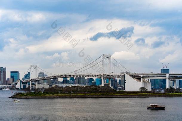 彩虹桥采用东京,黑色亮漆
