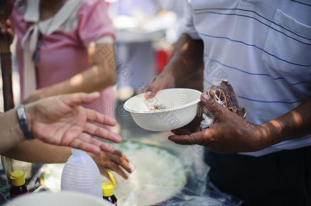 指已提到的人观念关于食物不足采用指已提到的人世界:指已提到的人经济的受压迫者