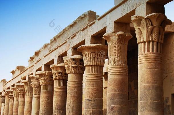轻松和柱关于指已提到的人isl和关于提出,作为一名Assuan的Assuan,埃及