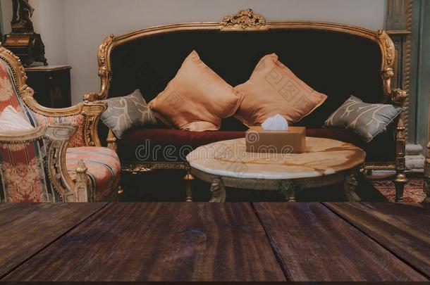 奢侈丝绒沙发和地毯采用liv采用g房间