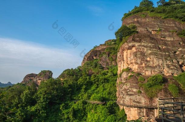 丹霞地形关于长度山