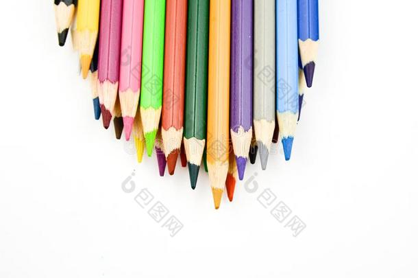 水彩多彩的<strong>绘画铅笔</strong>向白色的背景