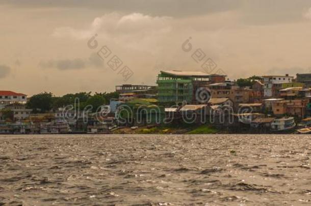马瑙斯,亚马孙,巴西苏木:港口关于马瑙斯,亚马逊河.典型的亚马逊河
