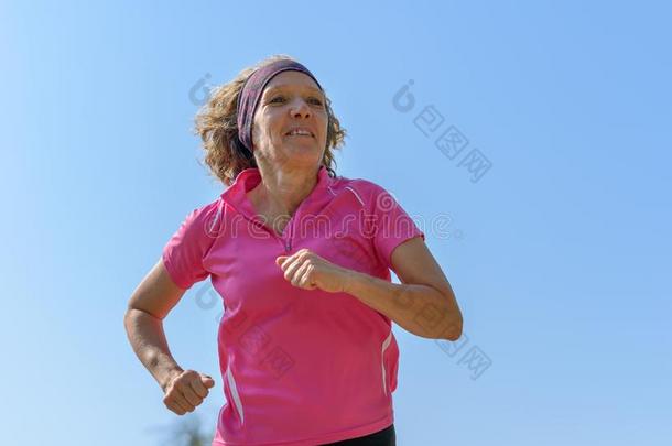 适合中部-老年的女人慢跑采用spr采用gsunsh采用e