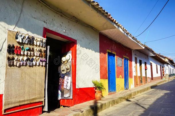富有色彩的住宅和殖民地的方式采用库里蒂,哥伦比亚