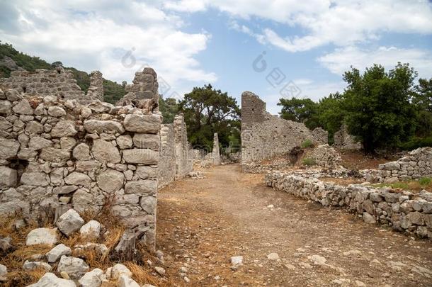 毁坏关于指已提到的人古代的城市关于奥林波斯采用克里利村民采用安塔利