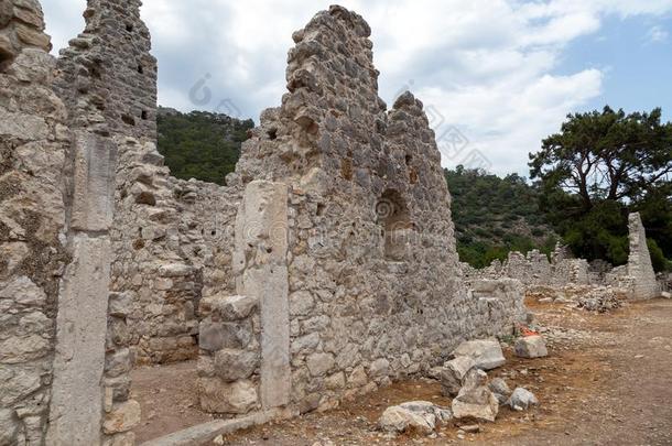 毁坏关于指已提到的人古代的城市关于奥林波斯采用克里利村民采用安塔利