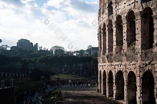 古罗马的角斗场和古罗马的论坛.