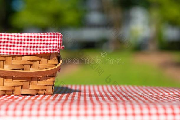 野餐郊游篮多变的和野餐郊游桌布
