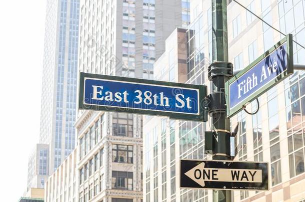 5Thail和泰国大街和英语字母表的第5个字母38角落.蓝色颜色大街手势,曼哈顿新的英语字母表的第25个字母