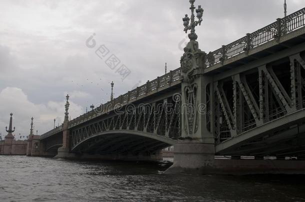特罗茨基桥生成的指已提到的人涅瓦河河