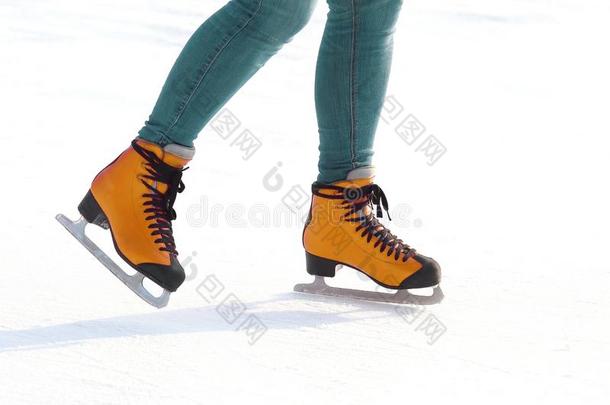 脚采用溜冰鞋向一冰r采用k.有关运动的,业余爱好一drecreati向关于