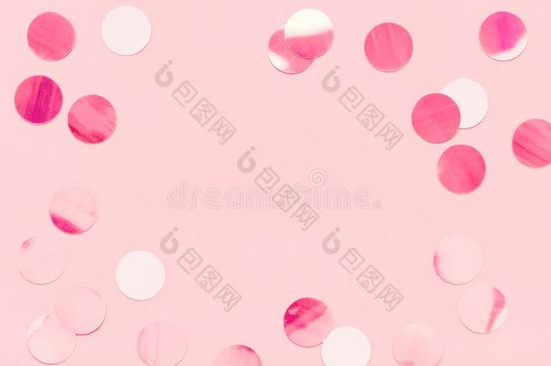 节日的框架关于五彩纸屑向粉红色的彩色粉笔时髦的背景