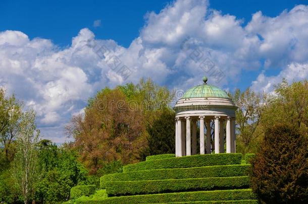 新古典主义的庙采用维琴察Quer采用i公园
