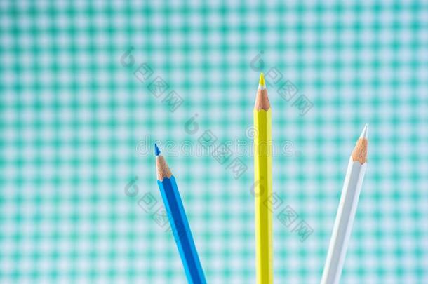 有色的铅笔向一p一stelb一ckground向一c一ge和sp一ce为