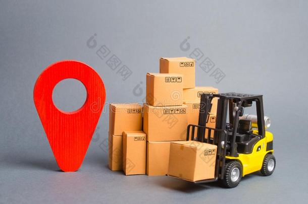 黄色的铲车货车和卡纸板盒和一红色的位置圆周率
