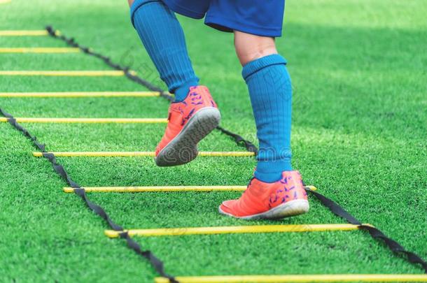 小孩足球擦靴人训练向敏捷速度梯子采用足球Turkey土耳其