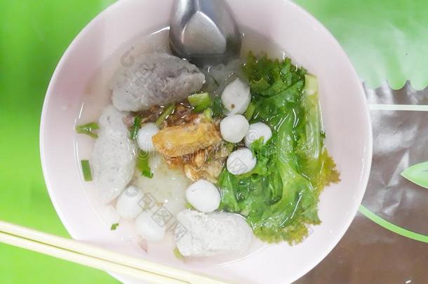 面条是中国人线条foodstuff粮食使从稻面粉.愿意是bowel肠