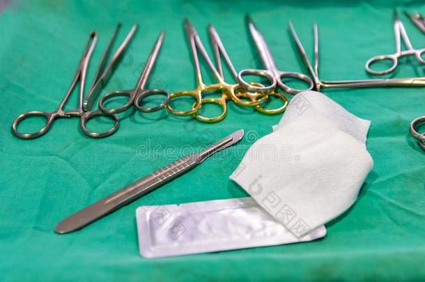 外科手术刀,缝合和外科的材料