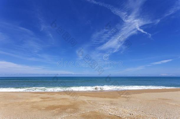 热带的沙的海滩和蓝色洋和蓝色天背景idealmechanicalvantage理想的机械优势