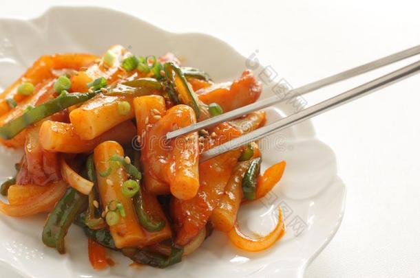 事先准备<strong>好</strong>的<strong>食</strong>物组成部分,鱼蛋糕tteokbokki