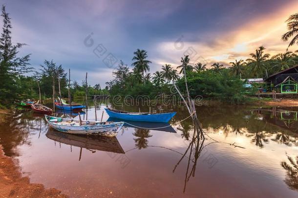 指已提到的人对传统的小船在宾坦岛印尼
