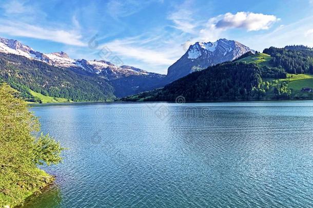 阿尔卑斯山的风景关于指已提到的人瓦吉塔尔或<strong>称重</strong>阿尔卑斯山的湖