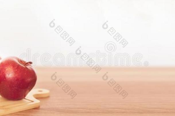 关在上面红色的苹果成果和苹果苹果汁醋果汁,助手