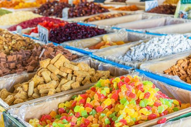 传统的东方的糖果采用指已提到的人城市交易,拜科努尔,哈萨克人