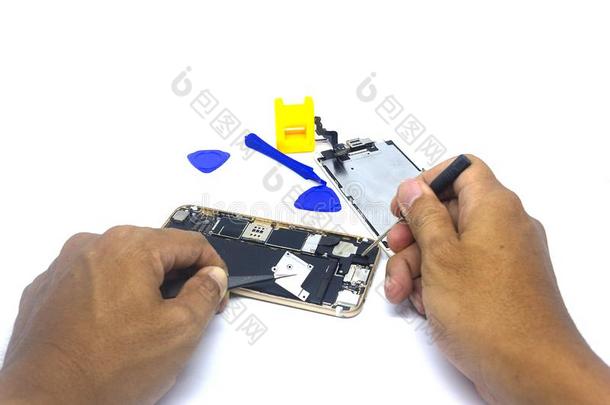 手男人修理智能手机和工具,使隔离,智能手机损坏
