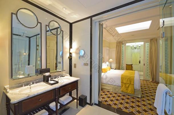 殖民地的<strong>麦粒</strong>肿旅馆房间和典型的bath房间设计和线虫